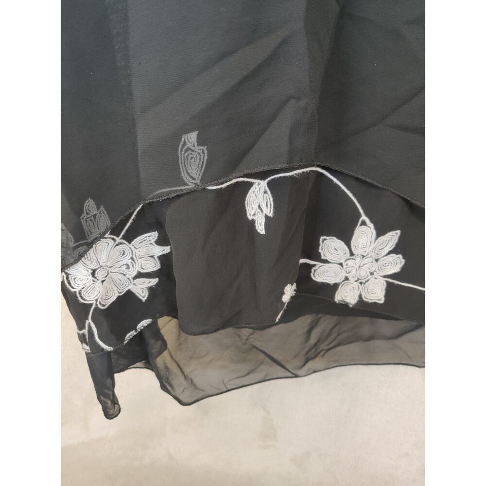 Tian Shun Women's Black Short Sleeve White Embroidered Shirt Top Size L Gothic View 3